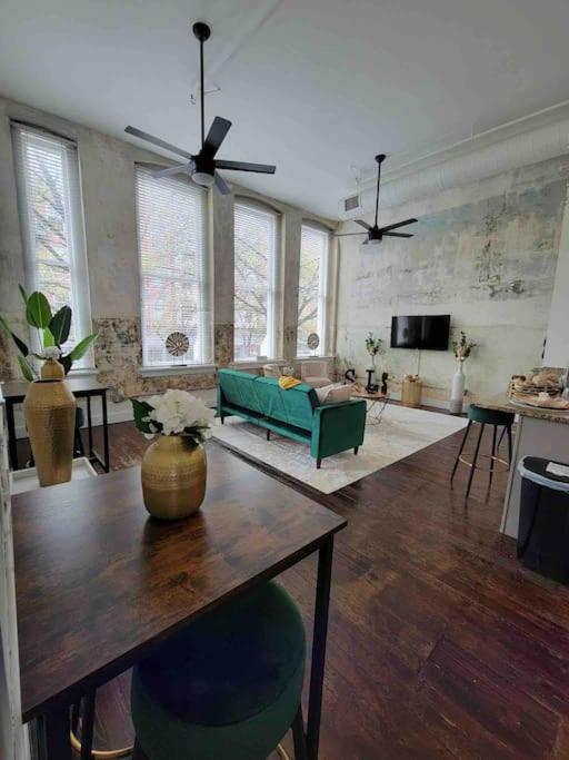 Luxury Condo “Walk To Everything” 멤피스 외부 사진